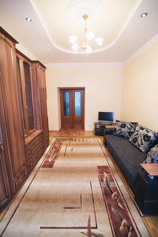 Apartment On Bernarda Meretyna Lvov Exteriér fotografie