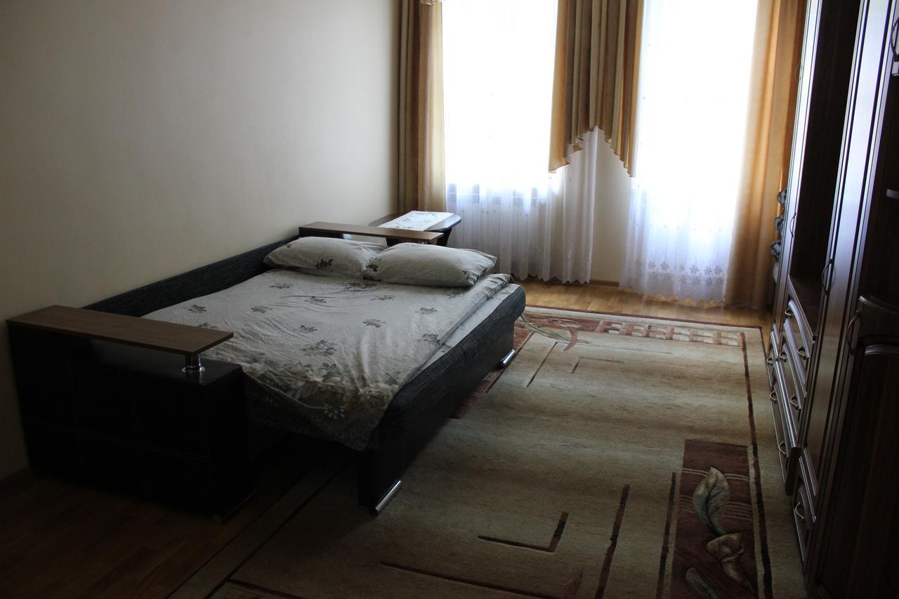 Apartment On Bernarda Meretyna Lvov Exteriér fotografie